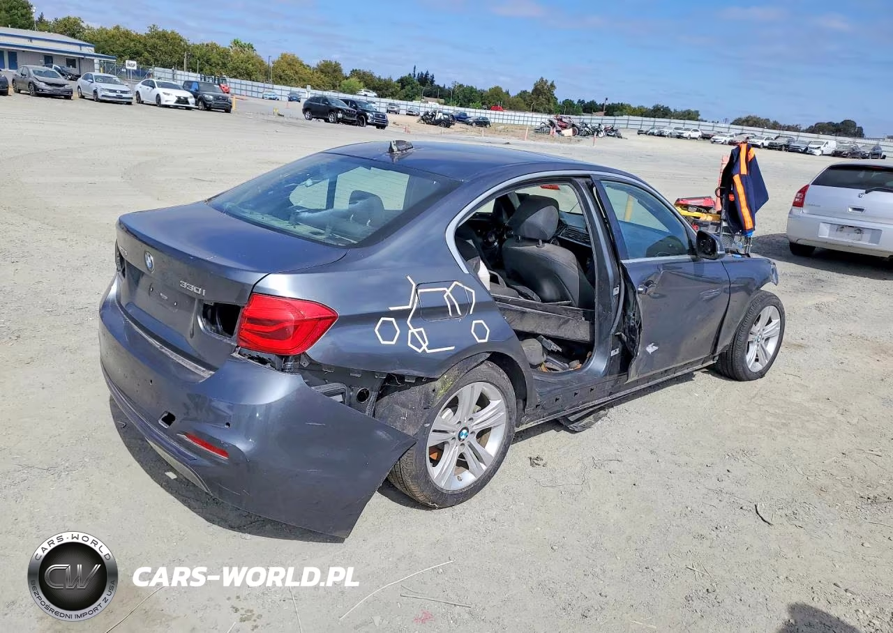 2017 BMW 330 Xi VIN:WBA8D9C5XHK678402 - 3