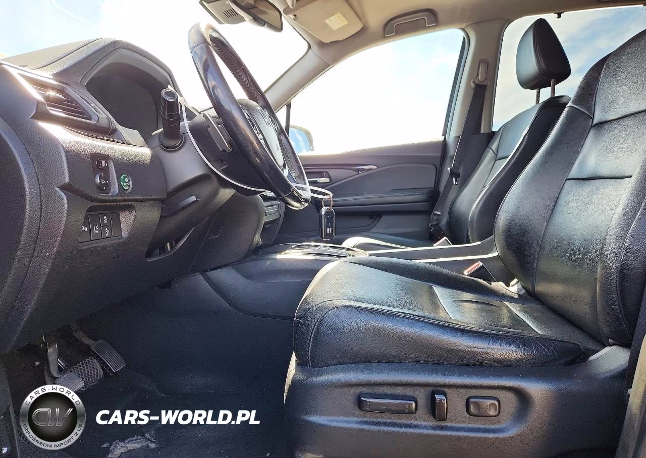2016 Honda Pilot Touring VIN:5FNYF5H92GB011384 - 7