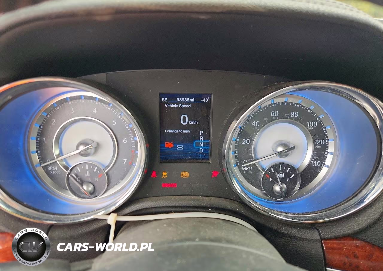 2012 Chrysler 300 VIN:2C3CCAAG0CH207790 - 9