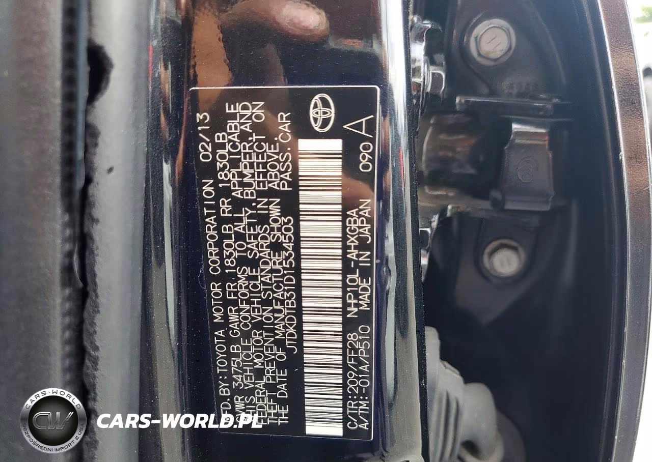 2013 Toyota Prius C Three VIN:JTDKDTB31D1534503 - 12
