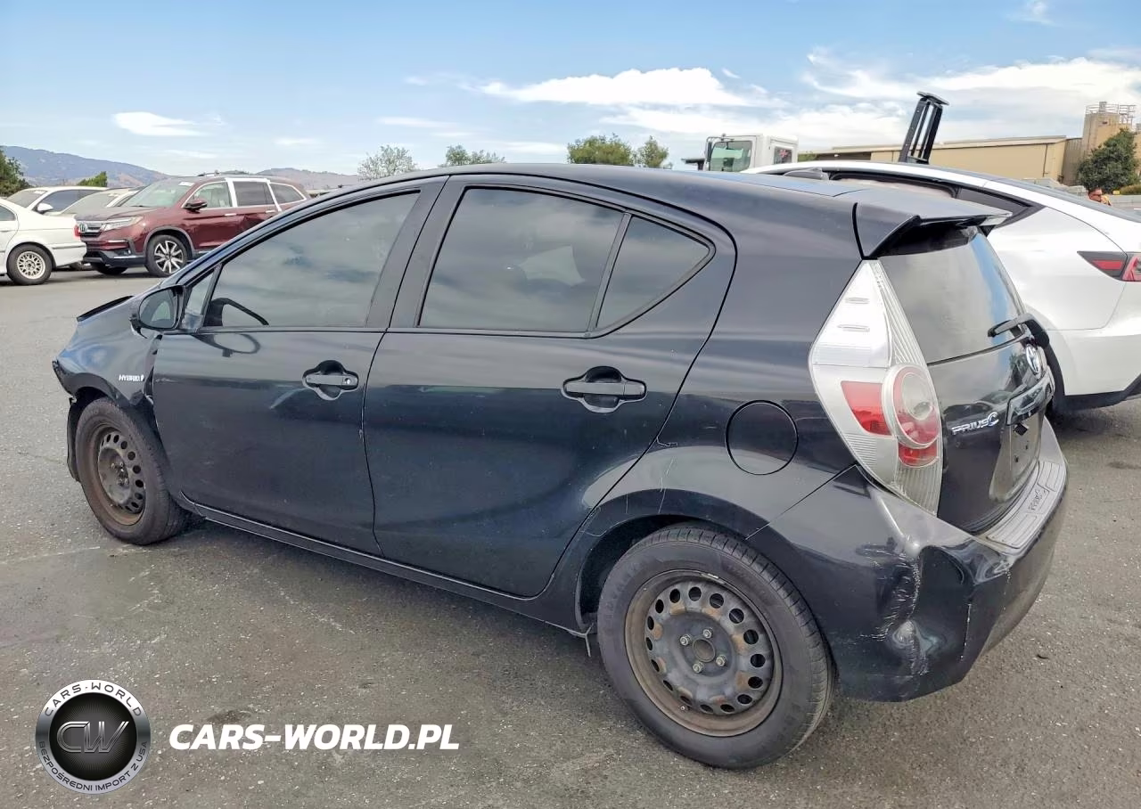 2013 Toyota Prius C Three VIN:JTDKDTB31D1534503 - 2
