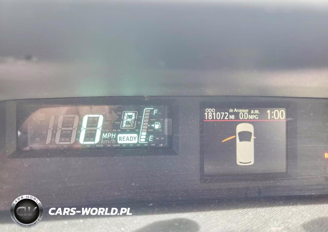 2013 Toyota Prius C Three VIN:JTDKDTB31D1534503 - 9