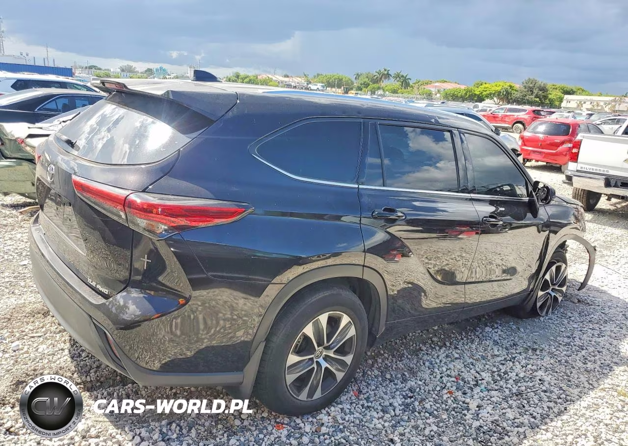 2021 Toyota Highlander Xle VIN:5TDGZRBH4MS112959 - 3