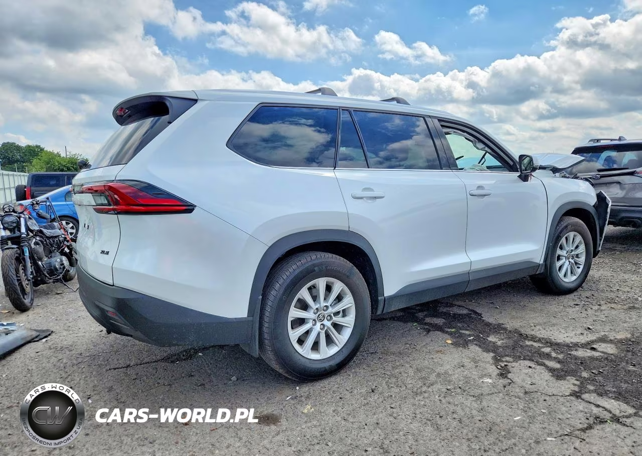 2025 Toyota Grand Highlander Hybrid Xle VIN:5TDACAB50SS063478 - 3