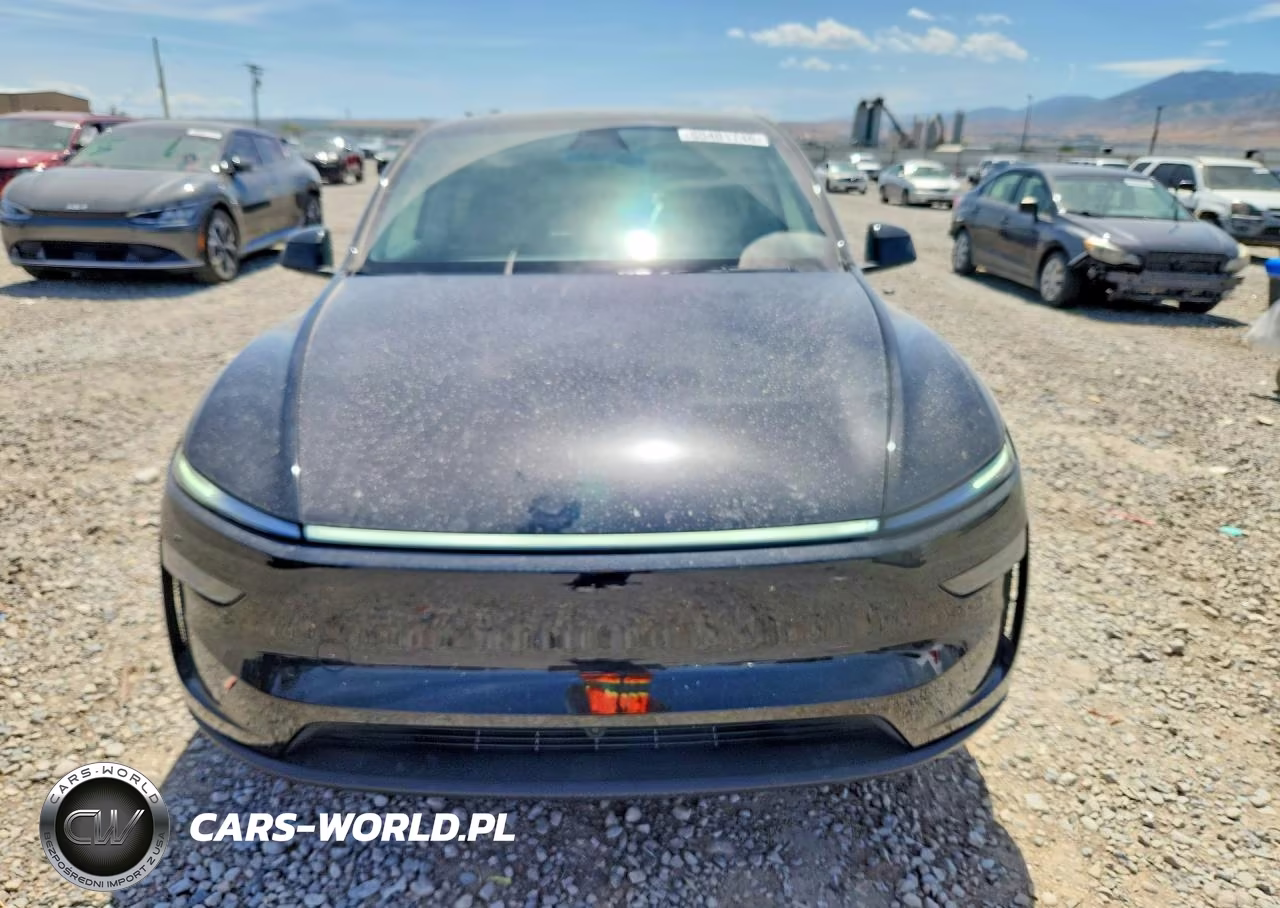 2026 Tesla Model Y VIN:7SAYGDEE5TF370458 - 5