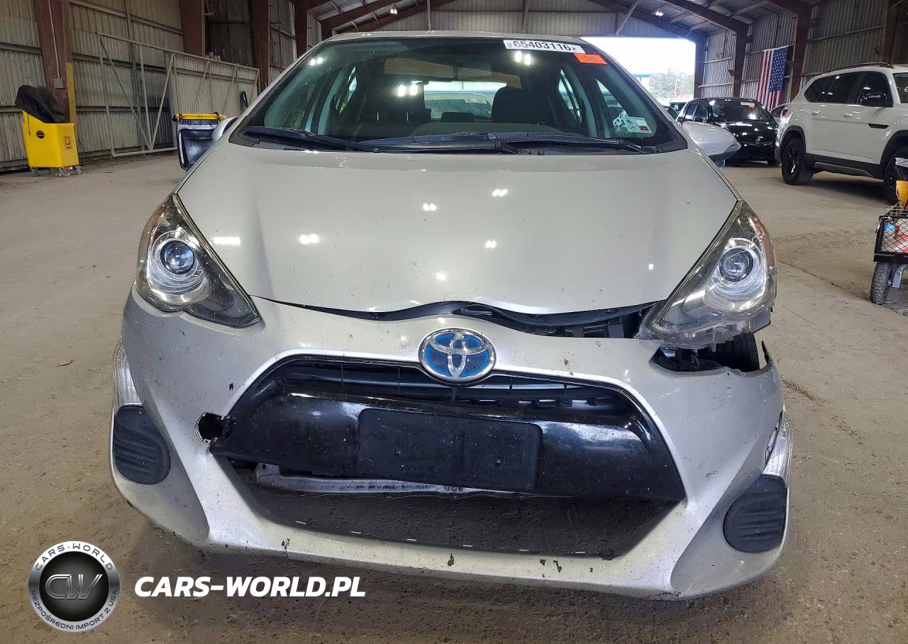2016 Toyota Prius C Two VIN:JTDKDTB35G1135467 - 5