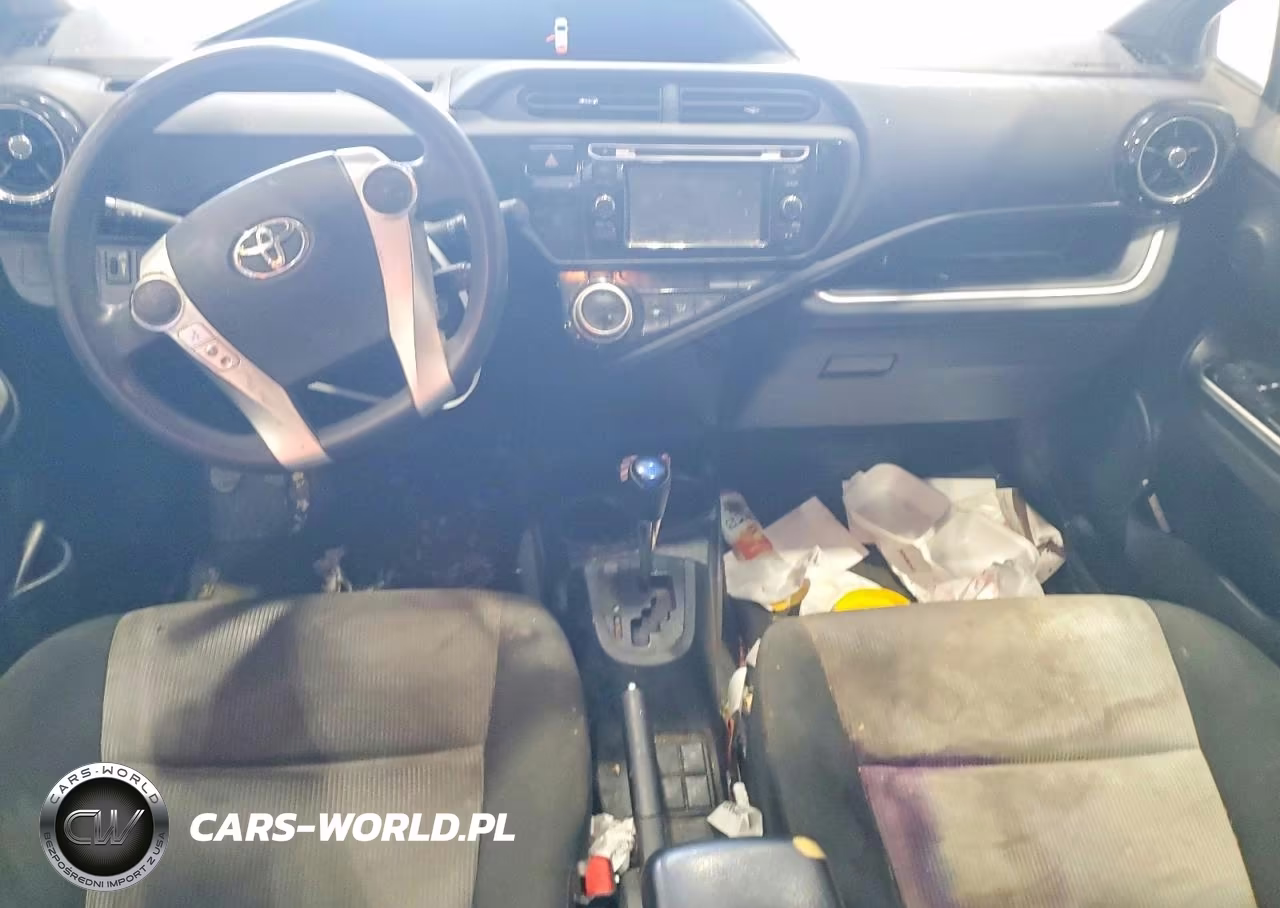 2016 Toyota Prius C Two VIN:JTDKDTB35G1135467 - 8