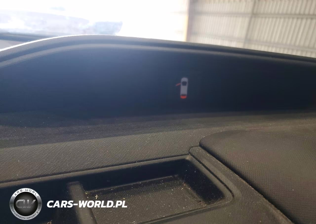 2016 Toyota Prius C Two VIN:JTDKDTB35G1135467 - 9