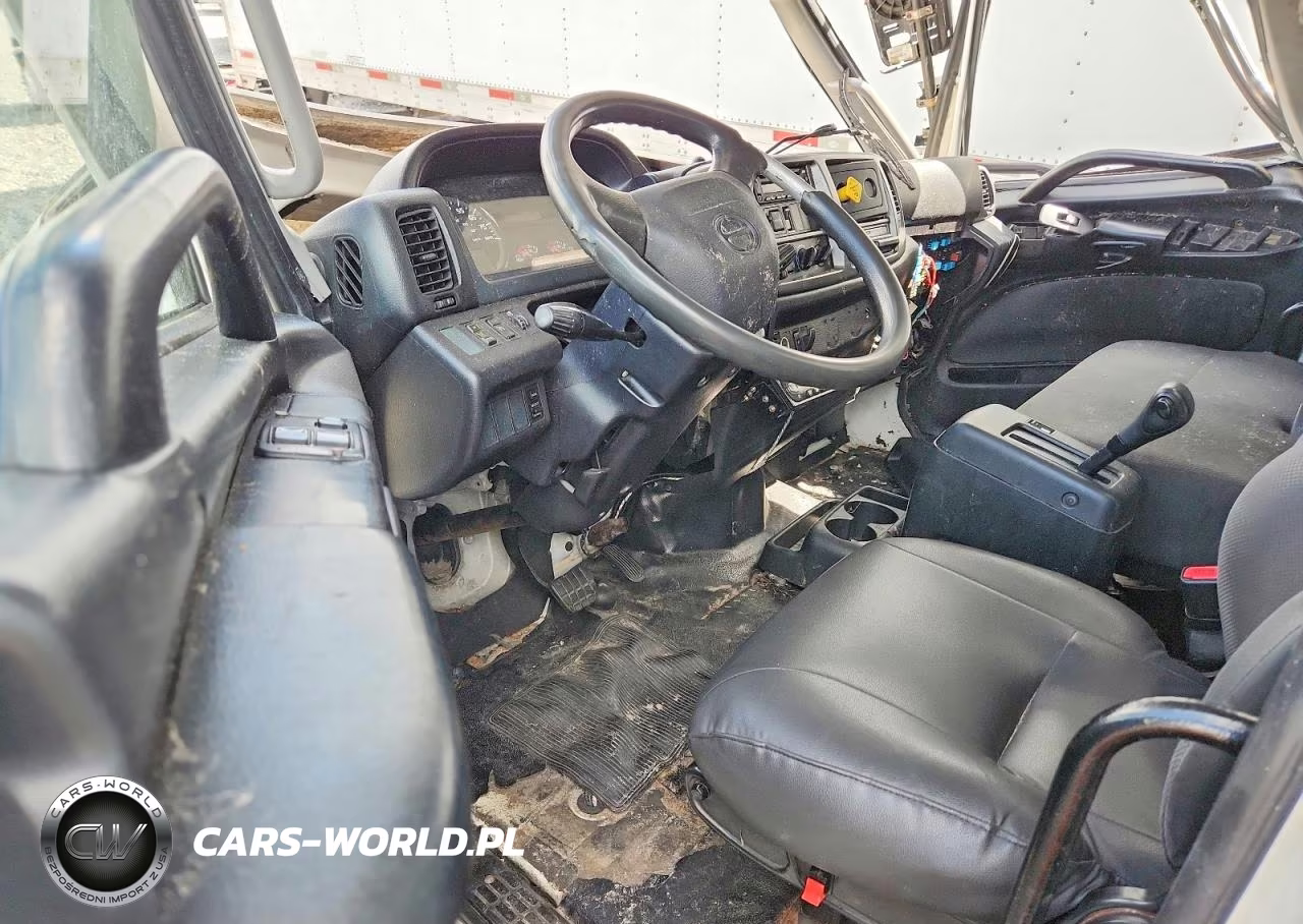 2017 Hino 258-268 Refrigerated Box Truck VIN:5PVNJ8JV8H4S65104 - 8
