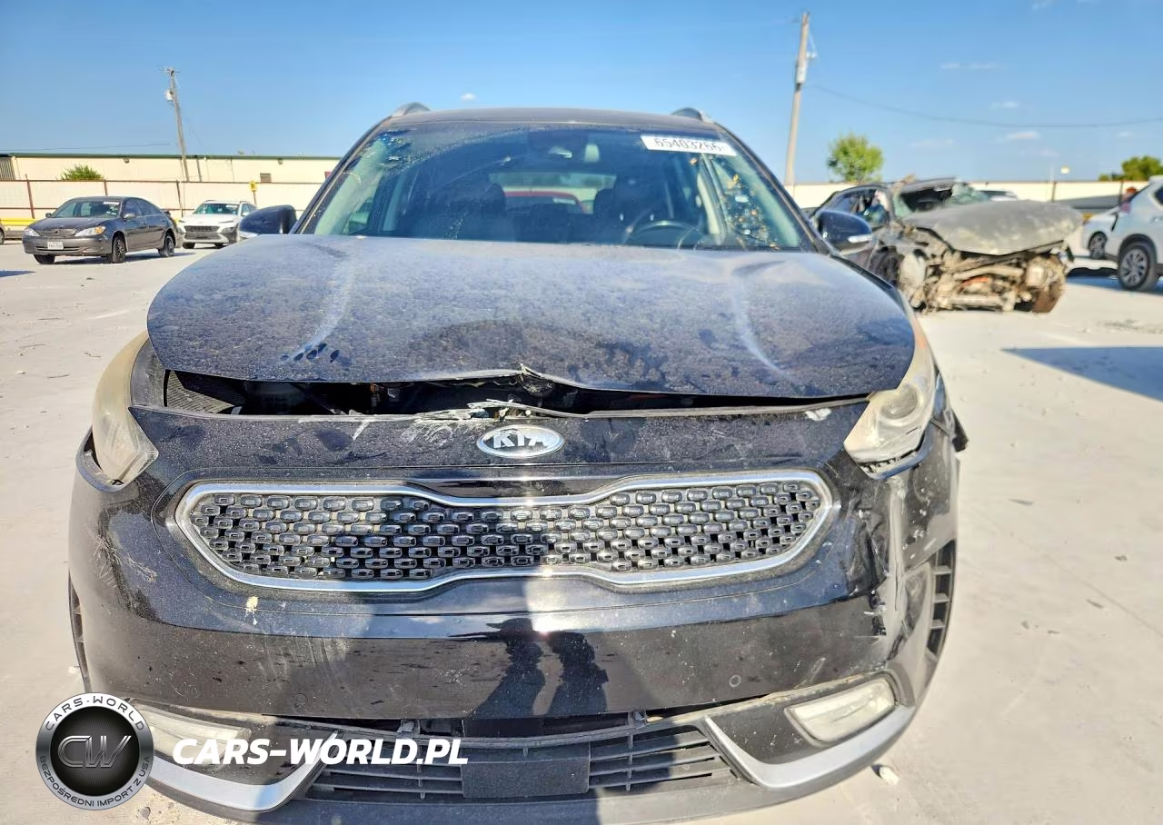 2018 Kia Niro Touring VIN:KNDCE3LC0J5125364 - 5