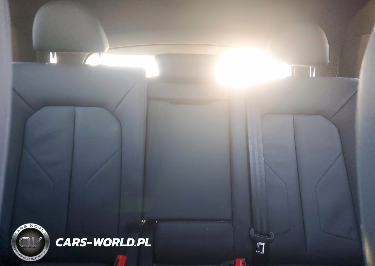 2020 Audi Q3 Premium VIN:WA1AECF39L1021995 - 10