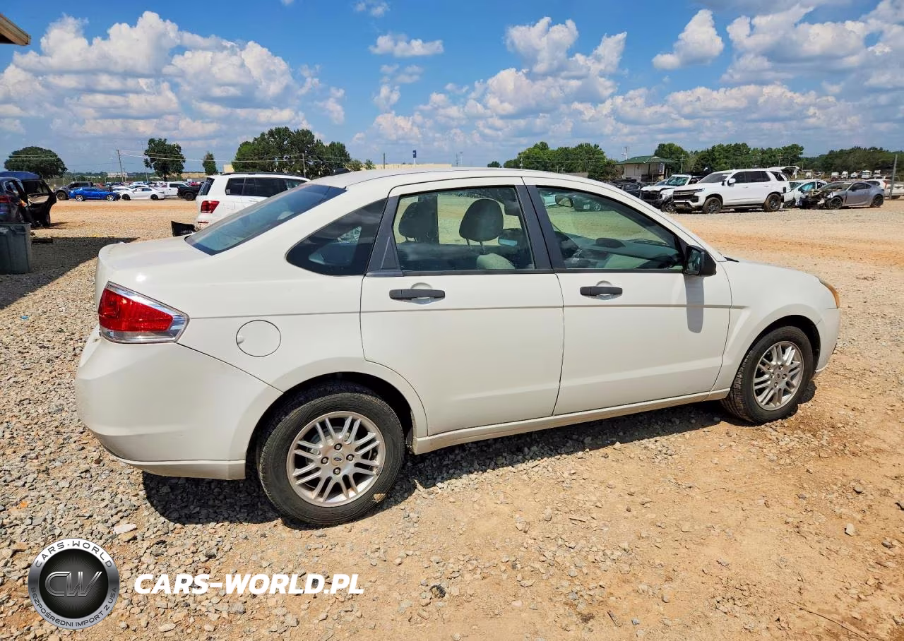 2011 Ford Focus Se VIN:1FAHP3FNXBW122132 - 3