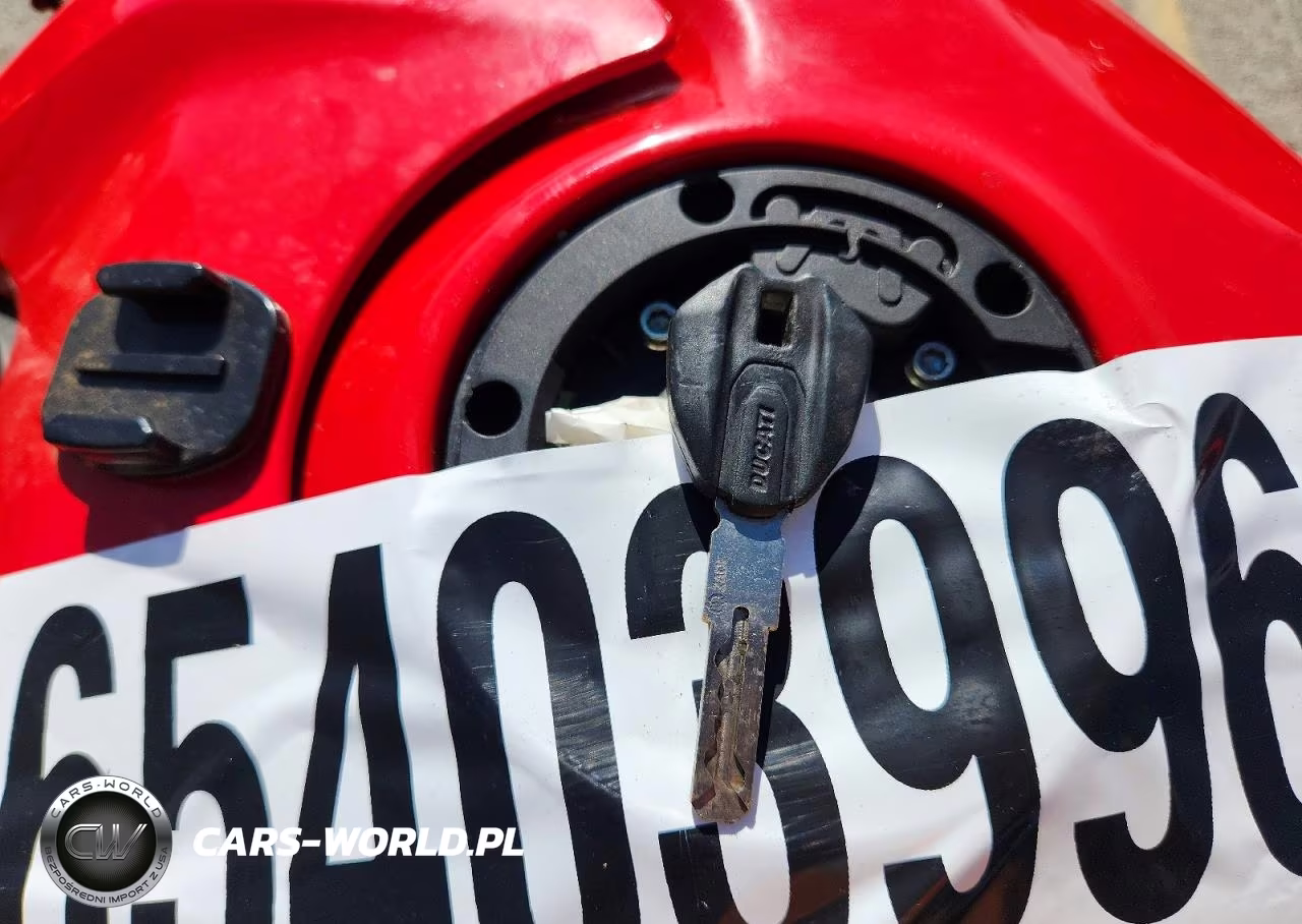 2018 Ducati Panigale V4 VIN:ZDMDAGNW0JB000434 - 8