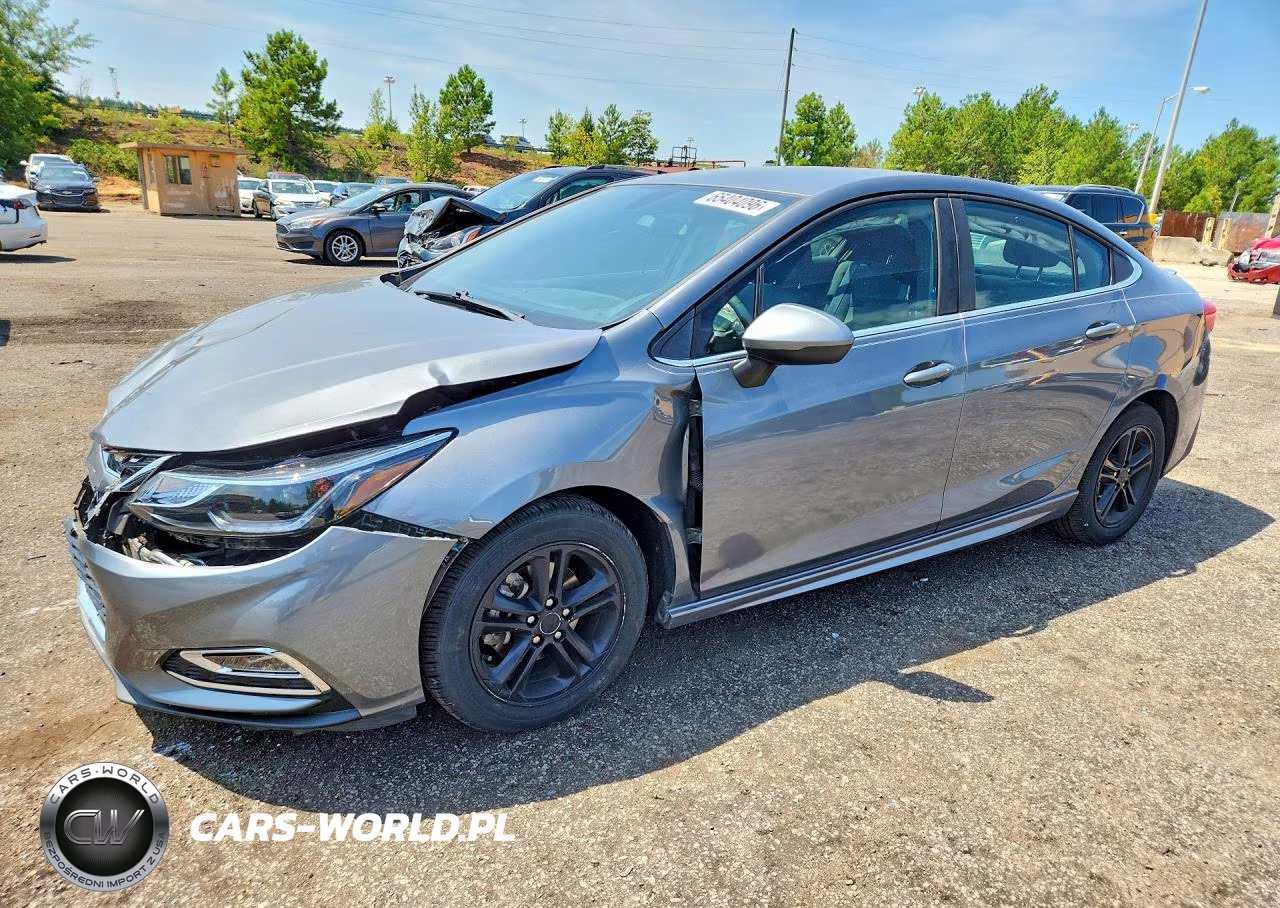 2018 Chevrolet Cruze Lt VIN:1G1BE5SM6J7143561 - 1