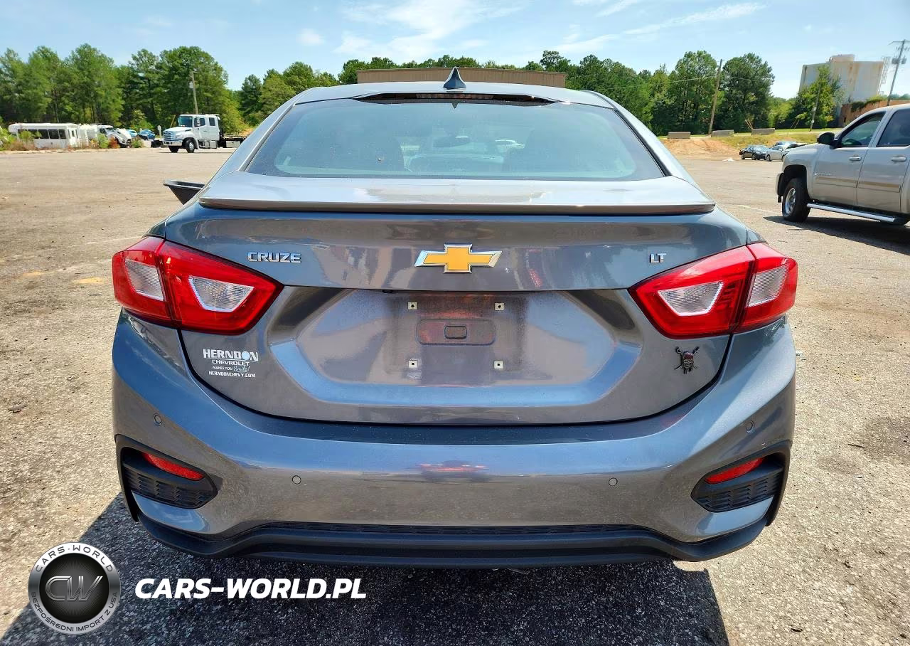 2018 Chevrolet Cruze Lt VIN:1G1BE5SM6J7143561 - 6