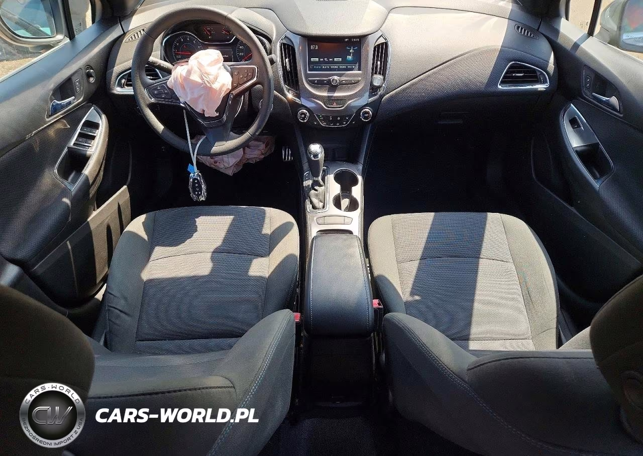 2018 Chevrolet Cruze Lt VIN:1G1BE5SM6J7143561 - 8