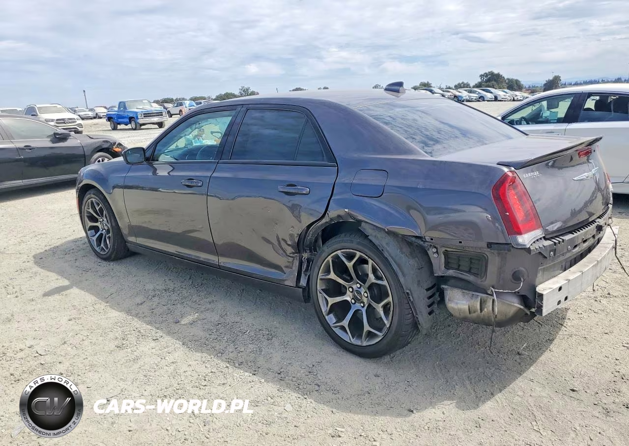 2018 Chrysler 300 Touring VIN:2C3CCAAG3JH249495 - 2