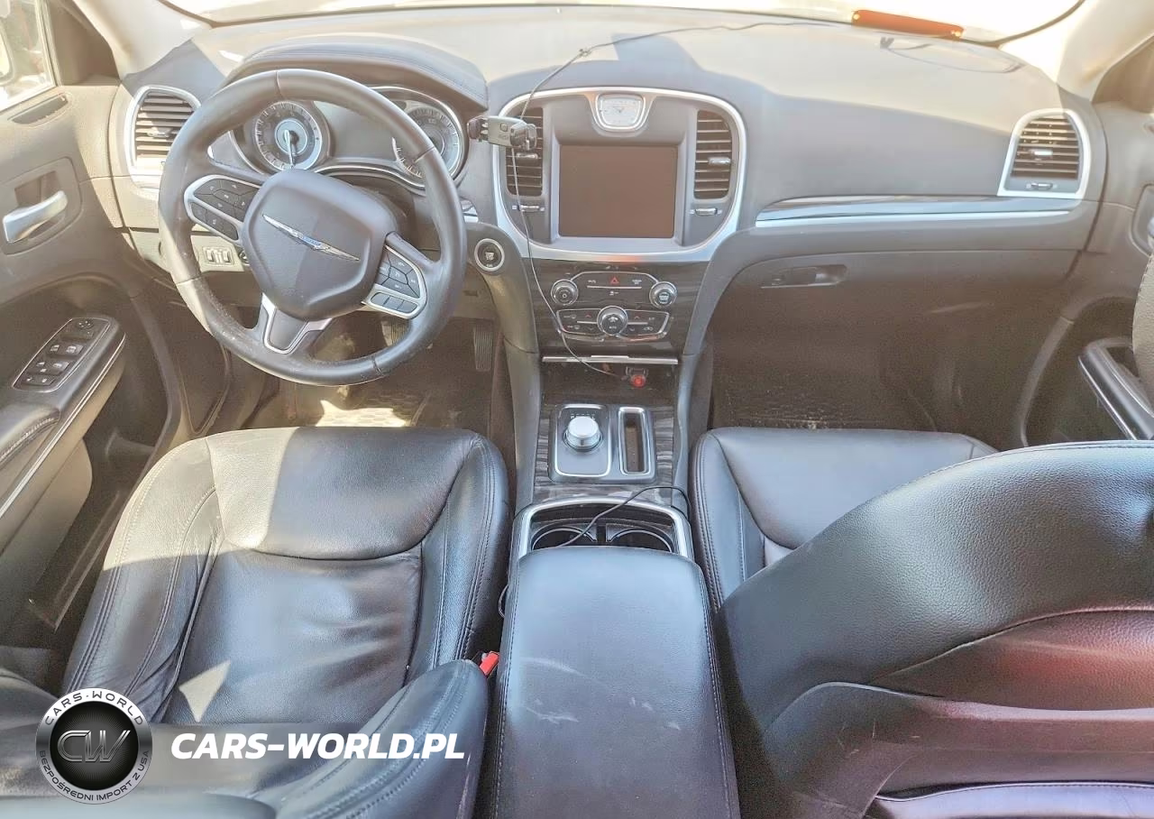 2018 Chrysler 300 Touring VIN:2C3CCAAG3JH249495 - 8