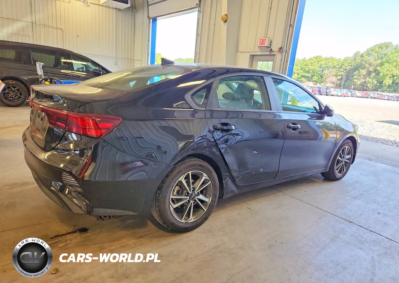 2024 Kia Forte Lxs VIN:3KPF24AD8RE793257 - 3