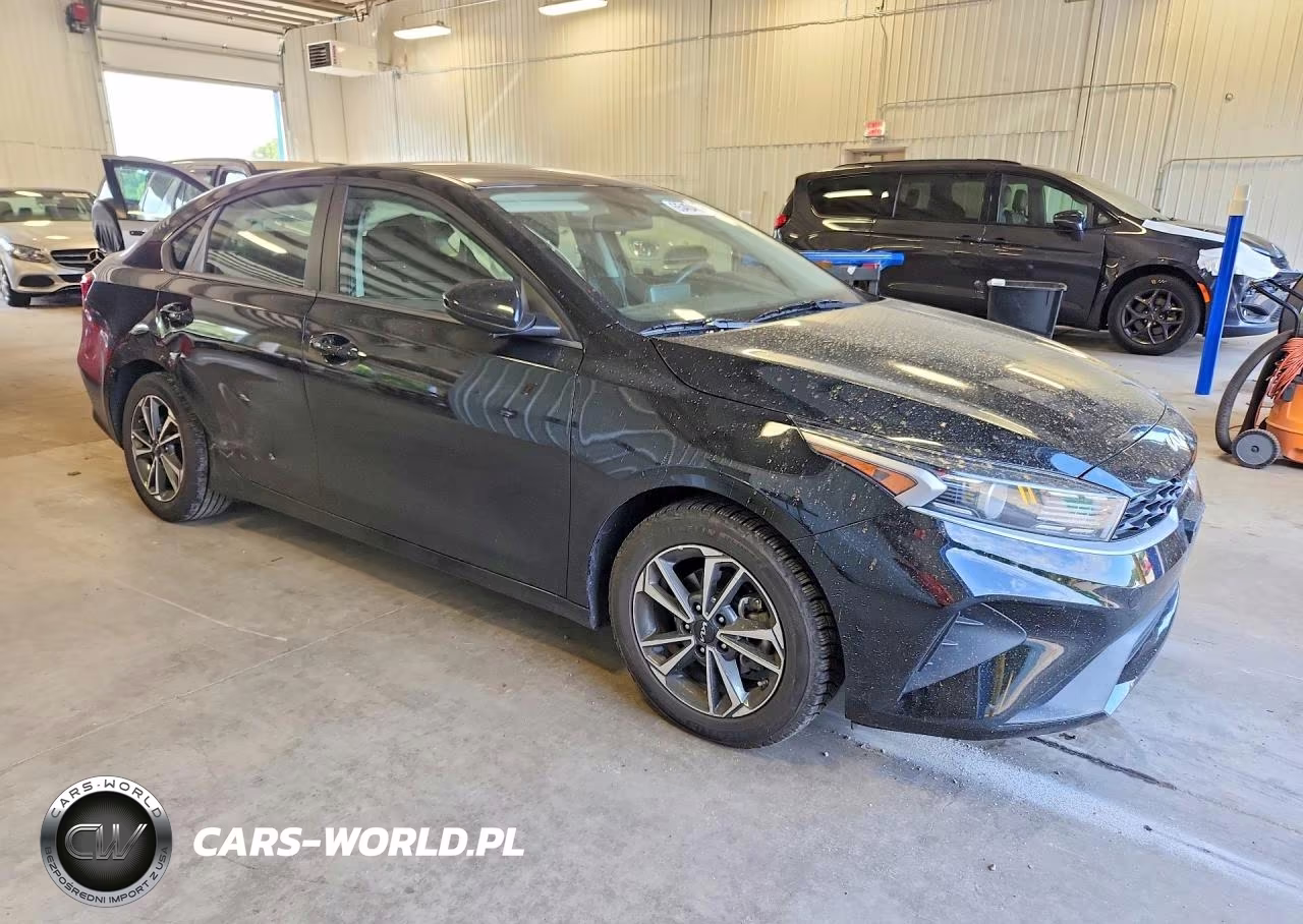 2024 Kia Forte Lxs VIN:3KPF24AD8RE793257 - 4