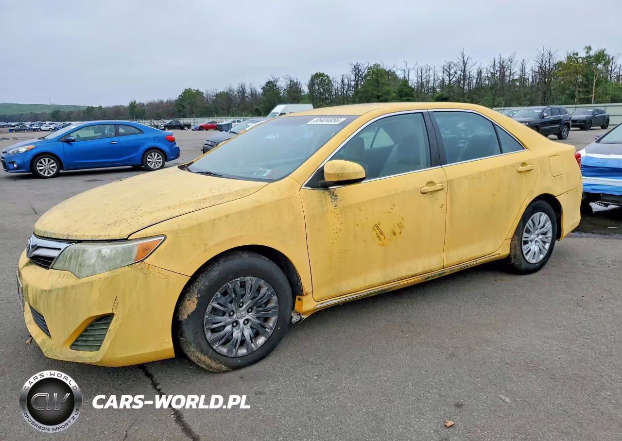 2014 Toyota Camry Hybrid Le – zdjęcie 1 z 12