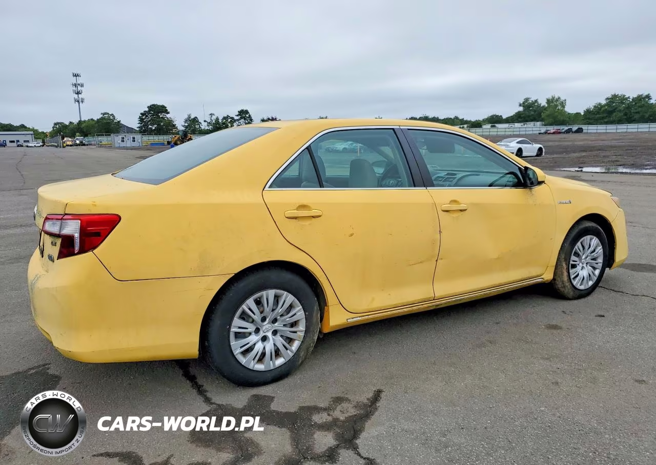 2014 Toyota Camry Hybrid Le VIN:4T1BD1FK3EU111584 - 3
