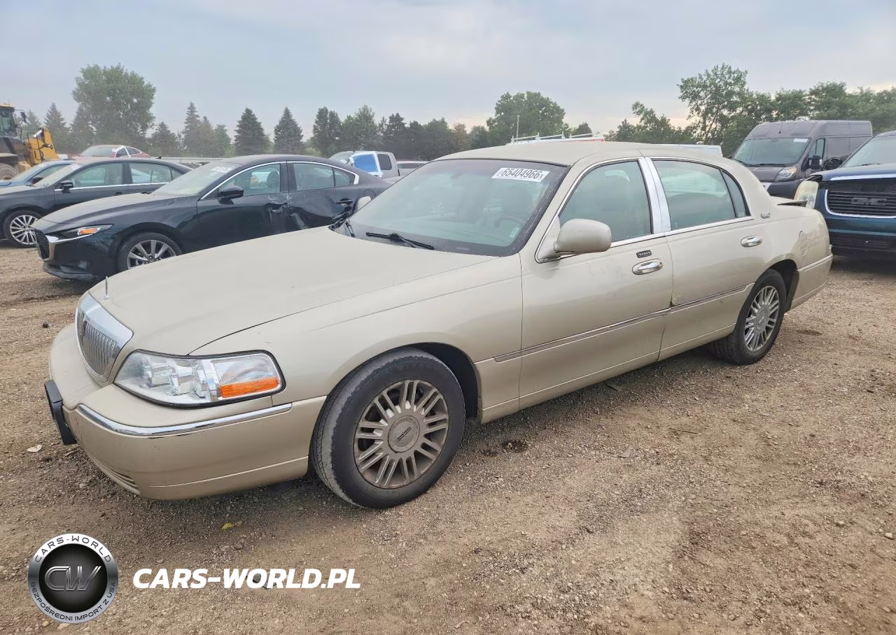 2010 Lincoln Town Car Signature Limited – zdjęcie 1 z 12