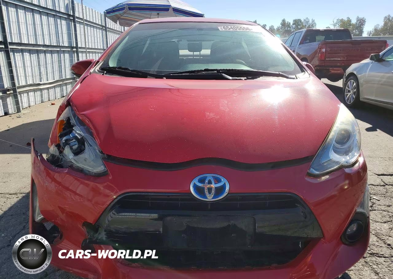 2015 Toyota Prius C Four VIN:JTDKDTB33F1113112 - 5