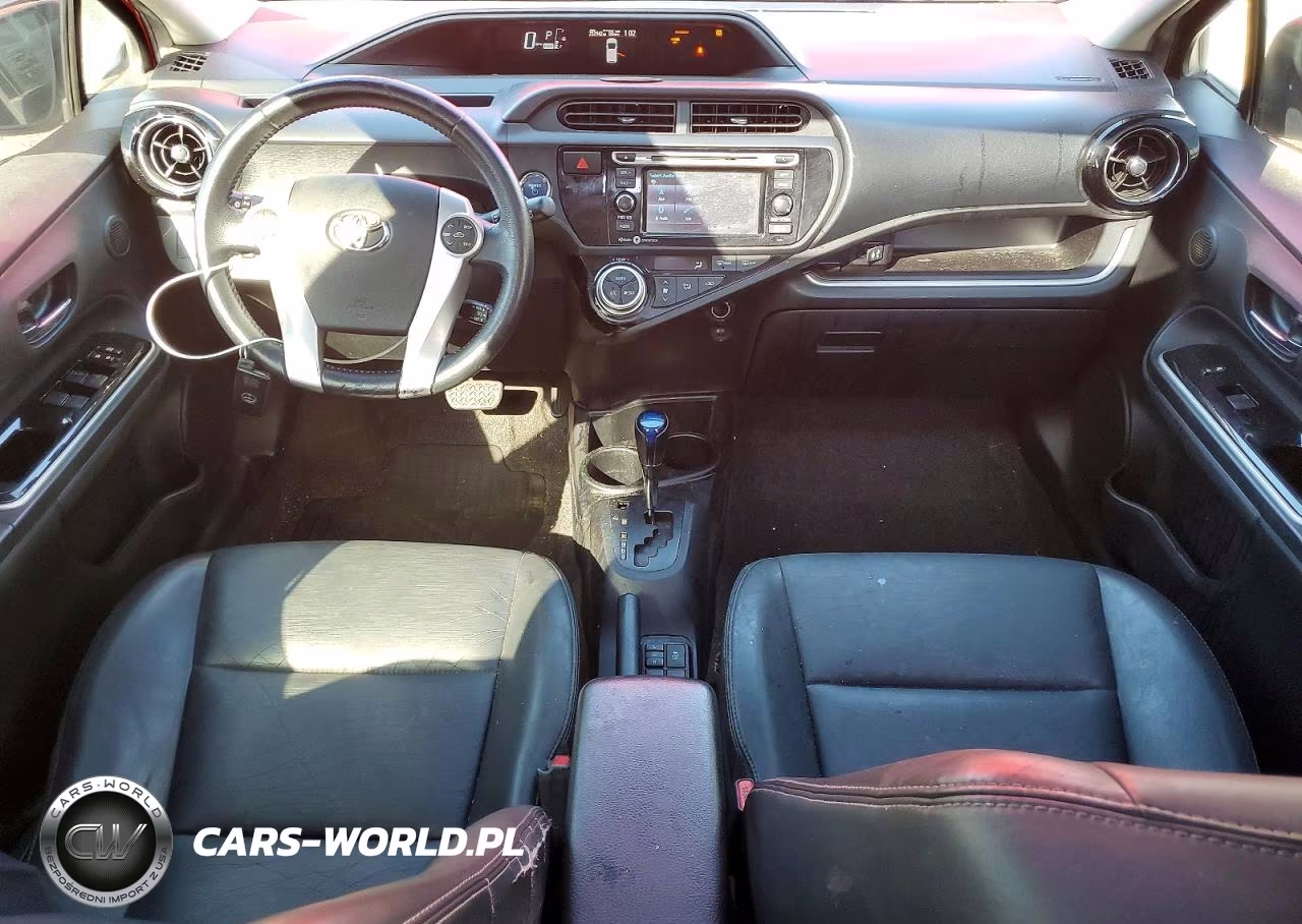 2015 Toyota Prius C Four VIN:JTDKDTB33F1113112 - 8