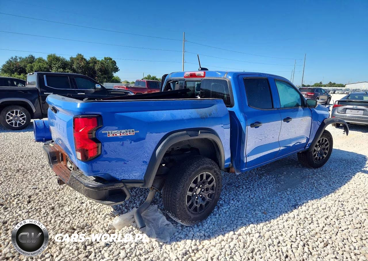 2025 Chevrolet Colorado Trail Boss VIN:1GCPTEEK2S1138942 - 3