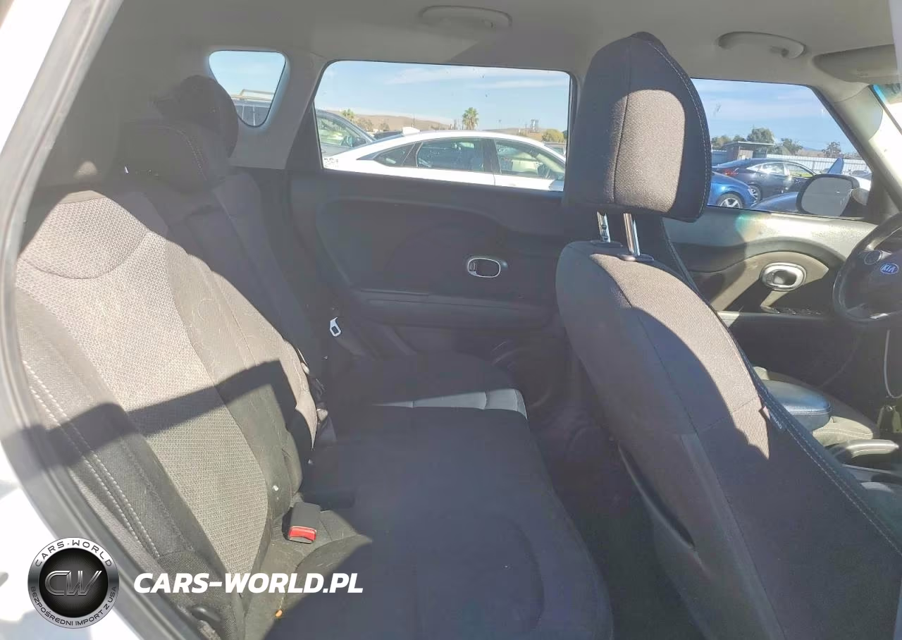 2018 Kia Soul + VIN:KNDJP3A54J7889986 - 11