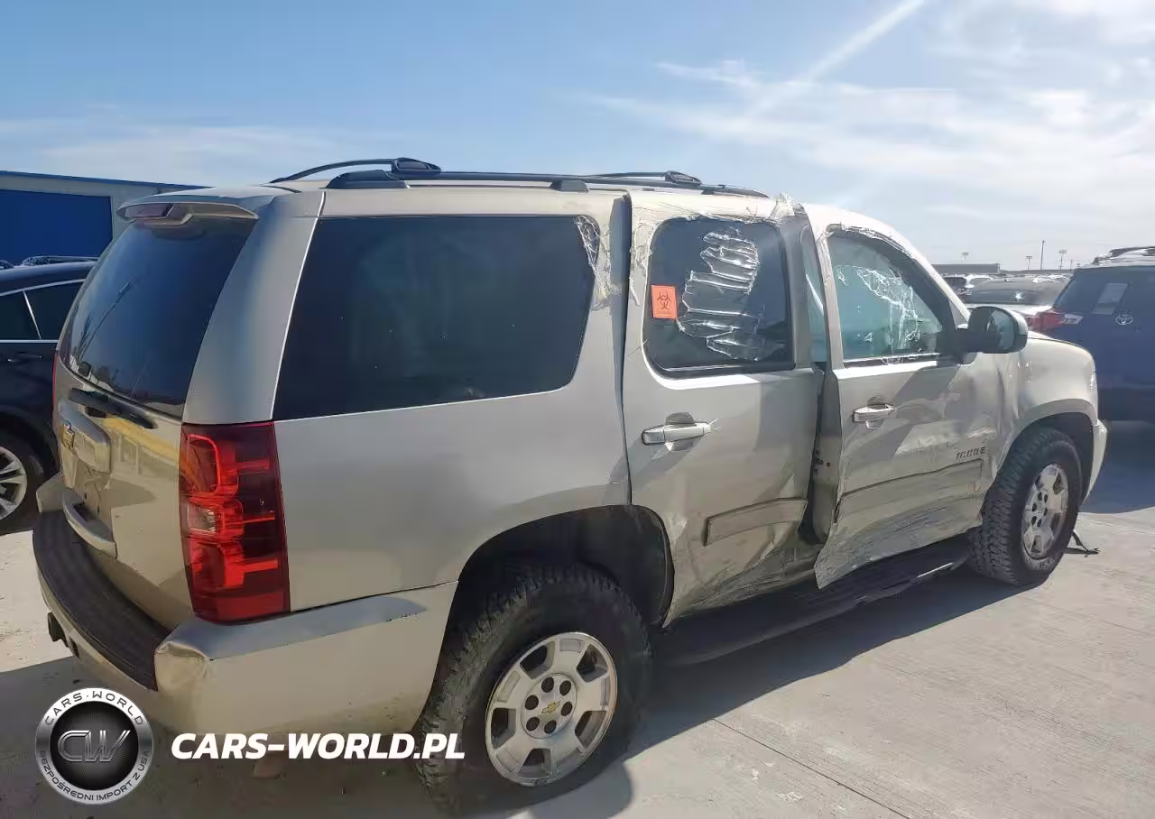 2013 Chevrolet Tahoe C1500 Ls VIN:1GNSCAE00DR210945 - 3