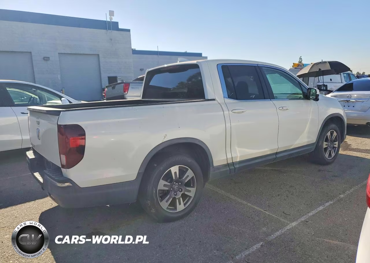 2018 Honda Ridgeline Rtl VIN:5FPYK2F69JB000612 - 3