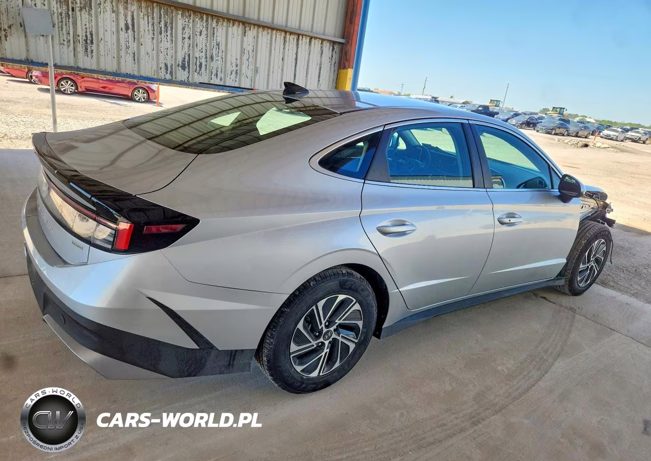 2026 Hyundai Sonata Hybrid Blue VIN:KMHL24JJ1TA164969 - 3