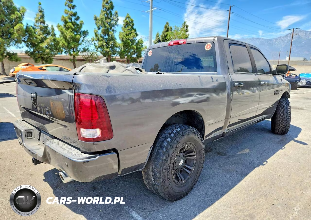 2014 Ram 1500 Sport VIN:1C6RR6UT5ES303721 - 3