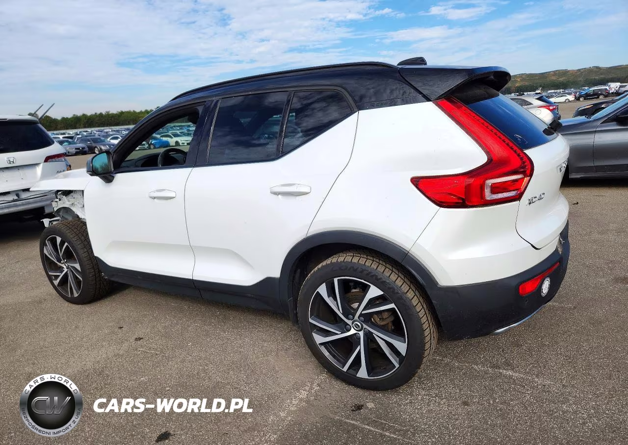 2020 Volvo Xc40 T5 R-Design VIN:YV4162UM4L2174896 - 2