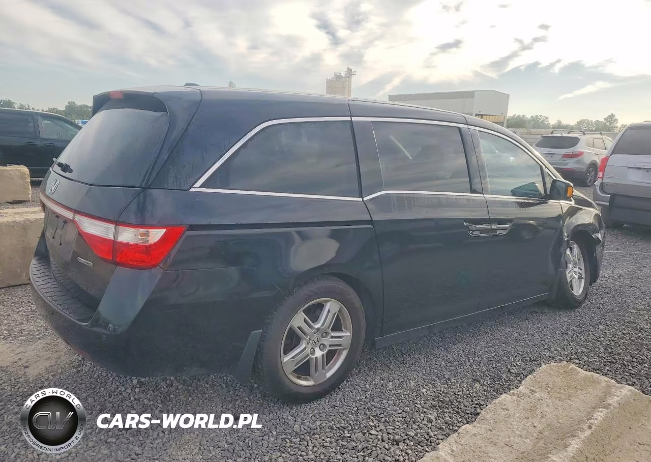 2012 Honda Odyssey Touring VIN:5FNRL5H98CB064145 - 3