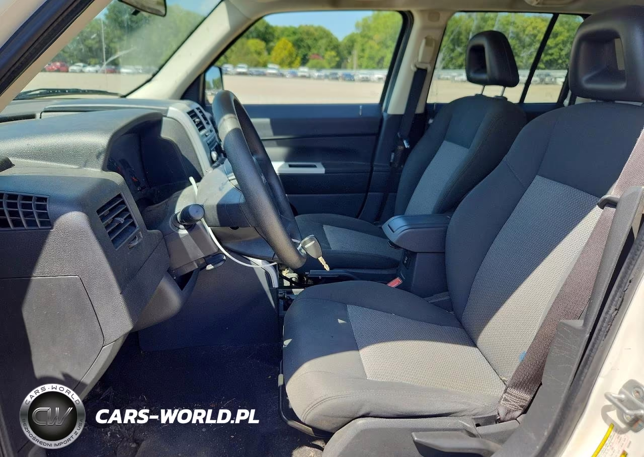 2008 Jeep Patriot Sport VIN:1J8FT280X8D520866 - 7