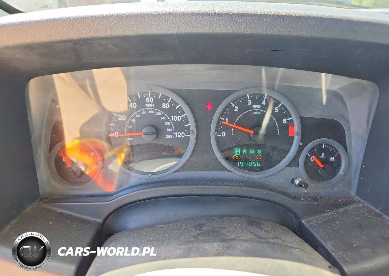 2008 Jeep Patriot Sport VIN:1J8FT280X8D520866 - 9