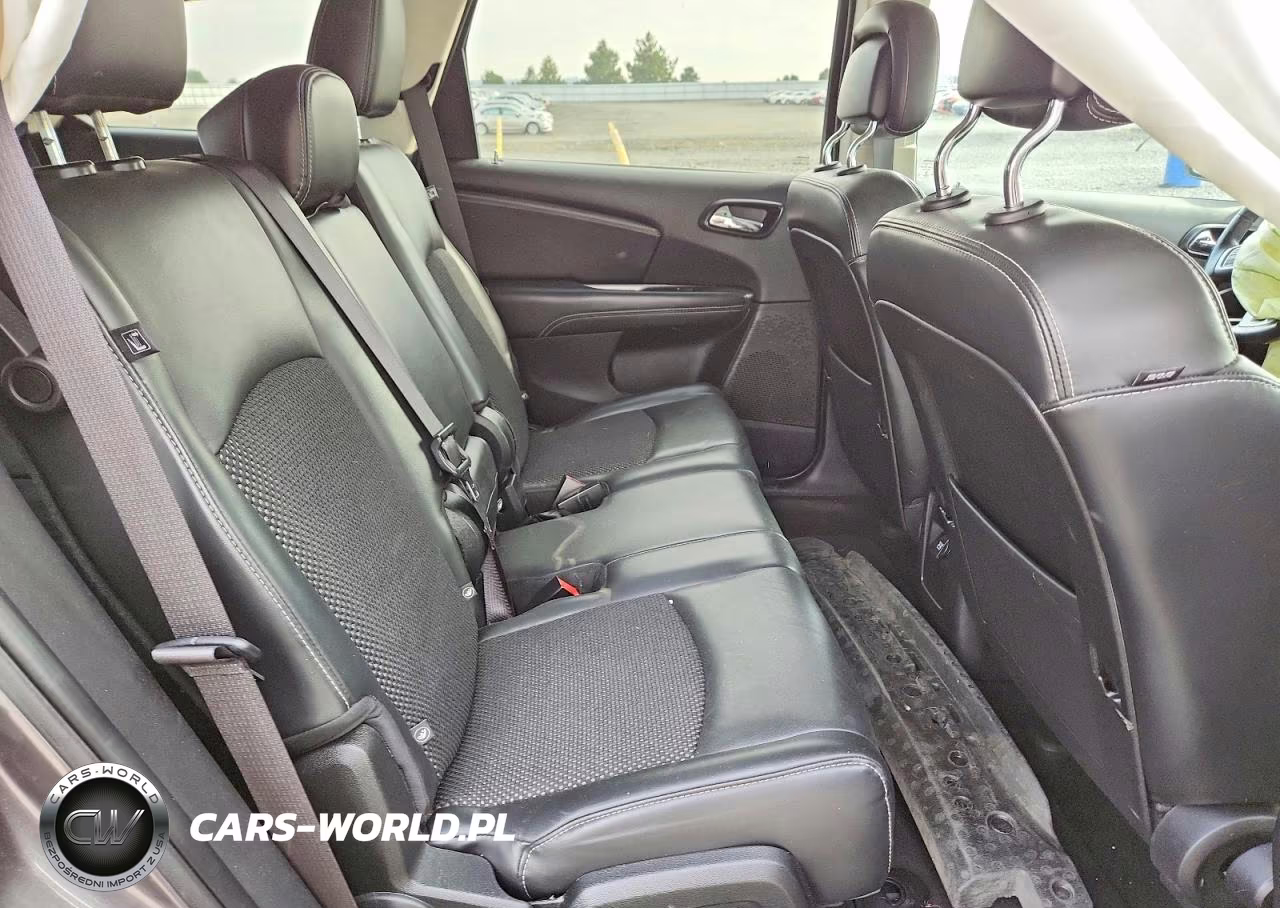 2019 Dodge Journey Crossroad VIN:3C4PDDGG5KT765062 - 11