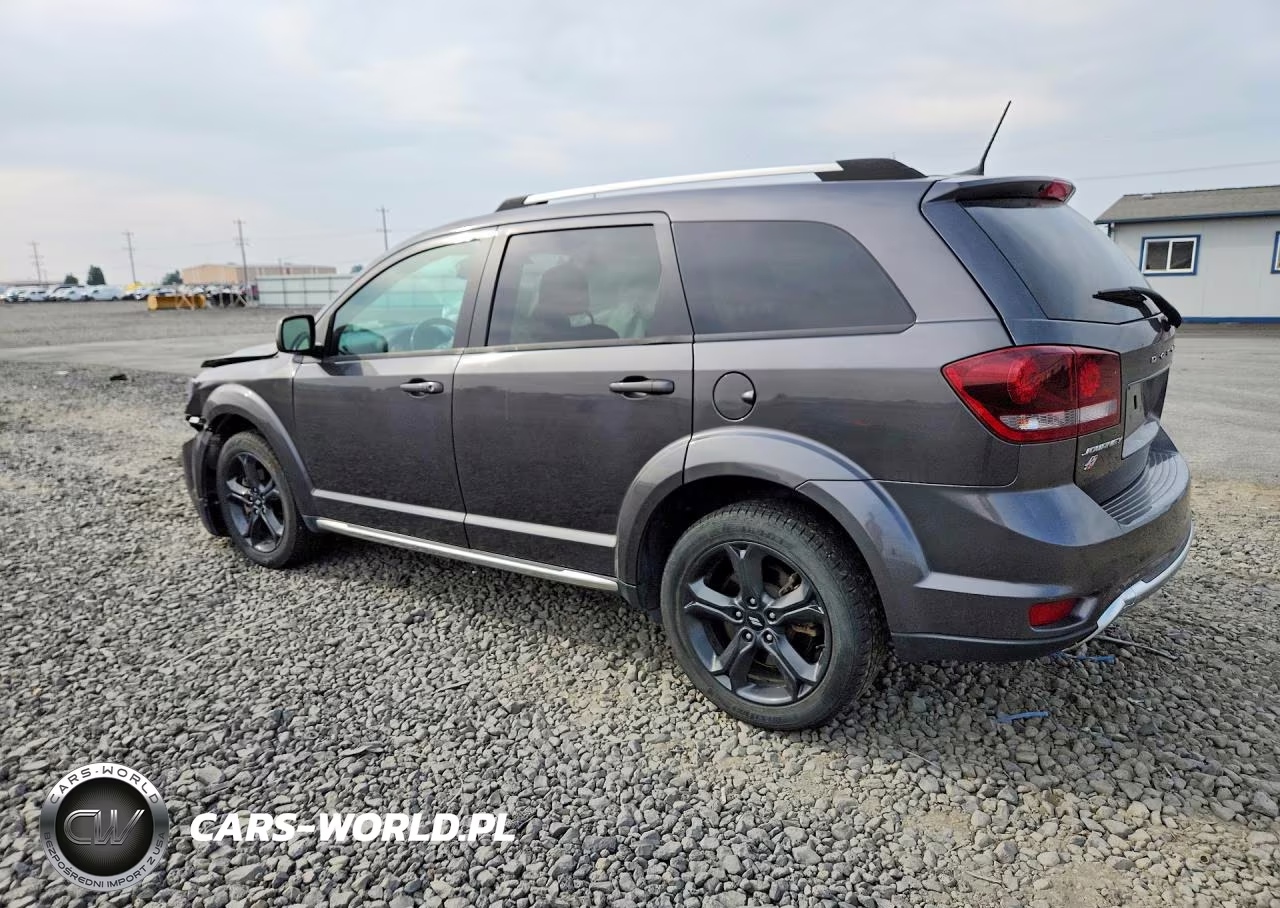 2019 Dodge Journey Crossroad VIN:3C4PDDGG5KT765062 - 2