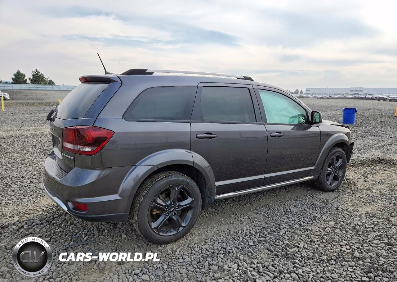 2019 Dodge Journey Crossroad VIN:3C4PDDGG5KT765062 - 3