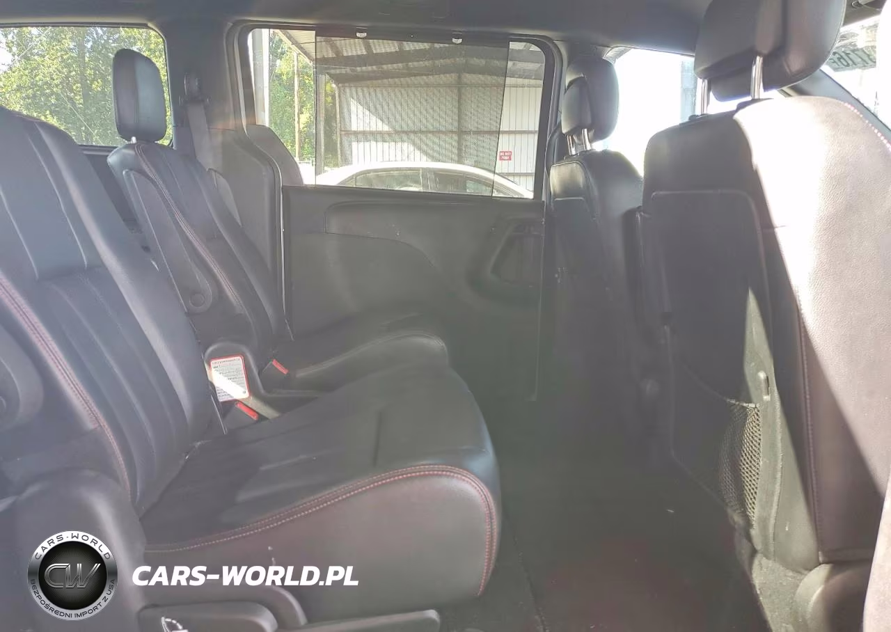 2018 Dodge Grand Caravan Gt VIN:2C4RDGEG1JR284224 - 11