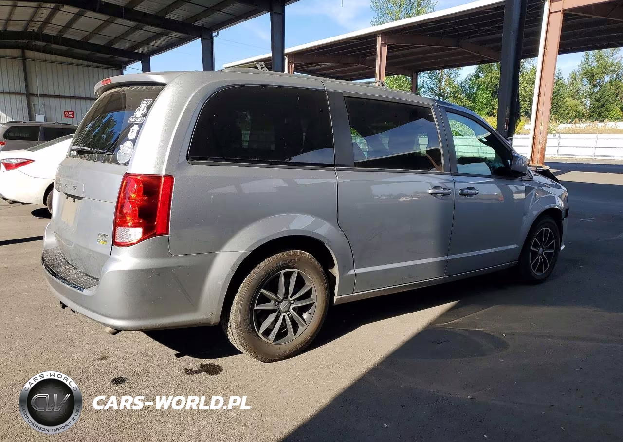 2018 Dodge Grand Caravan Gt VIN:2C4RDGEG1JR284224 - 3
