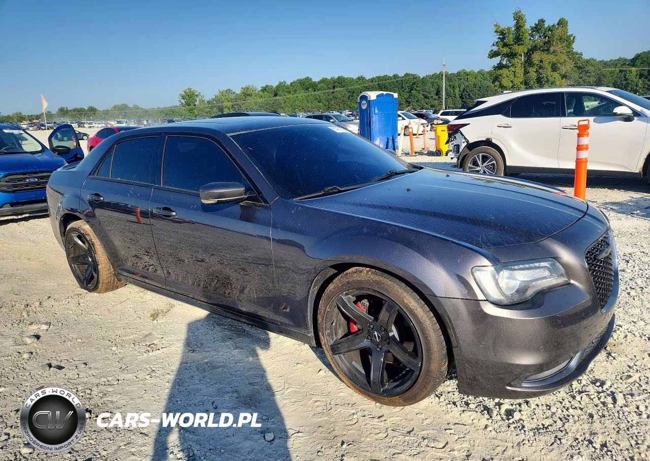 2015 Chrysler 300 S VIN:2C3CCABT3FH818381 - 4
