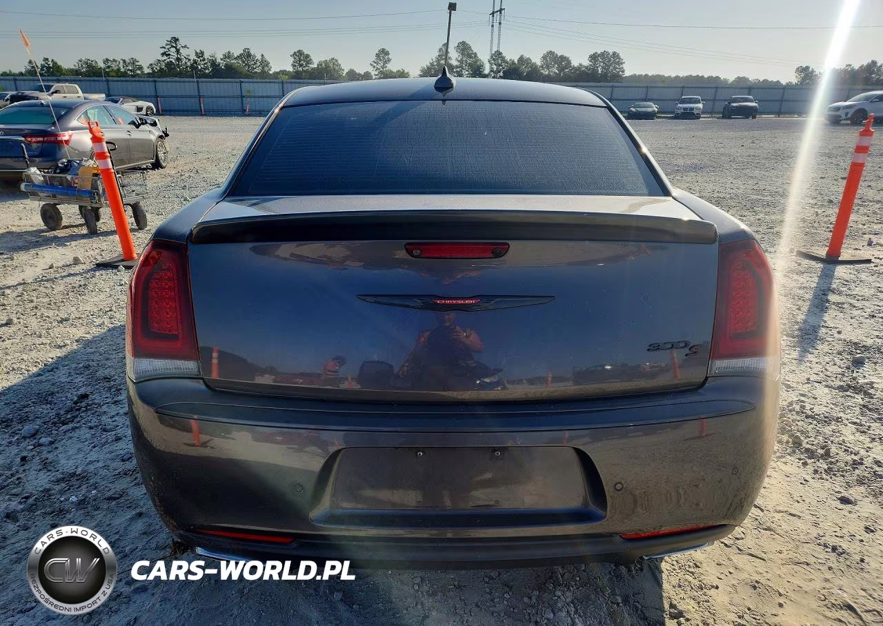 2015 Chrysler 300 S VIN:2C3CCABT3FH818381 - 6