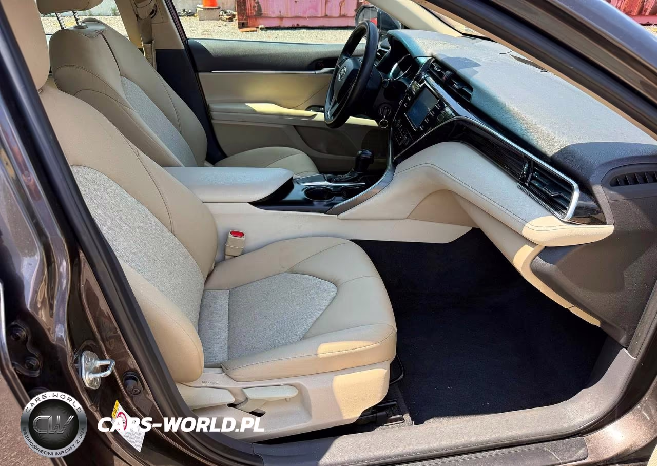 2018 Toyota Camry Le VIN:4T1B11HK9JU577102 - 5