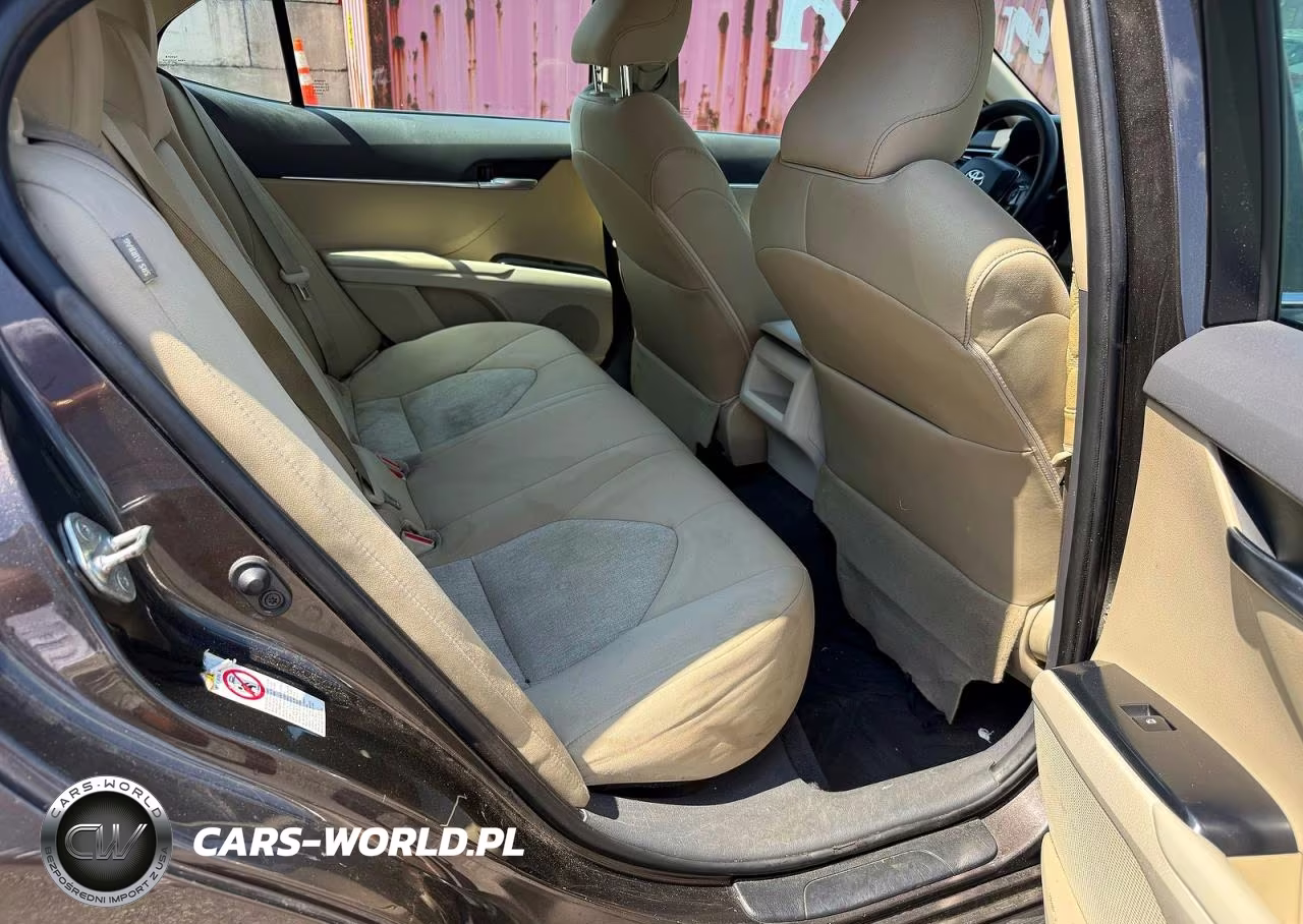 2018 Toyota Camry Le VIN:4T1B11HK9JU577102 - 6
