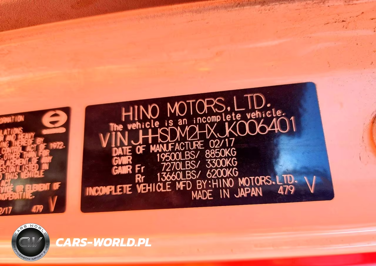 2018 Hino 195 Box Truck VIN:JHHSDM2HXJK006401 - 11