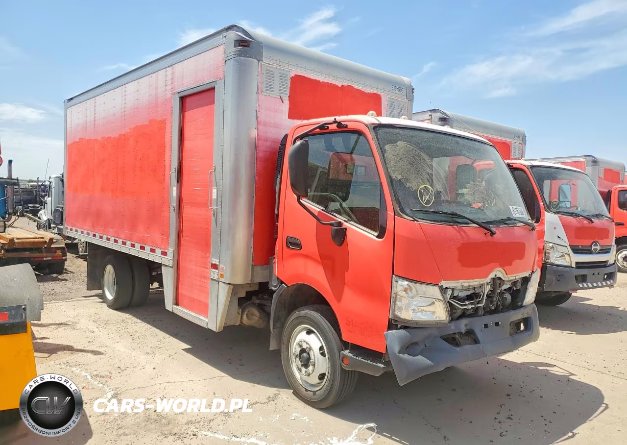 2018 Hino 195 Box Truck VIN:JHHSDM2HXJK006401 - 4